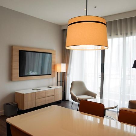 Marriott Executive Apartments Bangkok, Sukhumvit 101 Kültér fotó